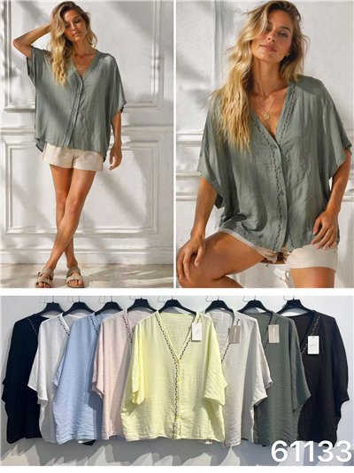 Bluse in großen Größen mit V-Ausschnitt und kontrastierenden Details 2