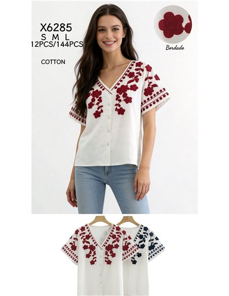 Blusa bordada floral