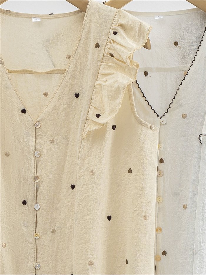 Blusa corazoncitos bordados con volante