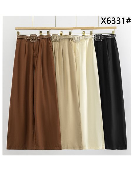Pantalón wide leg con cinturón de tachas