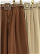 Pantalón wide leg con cinturón de tachas