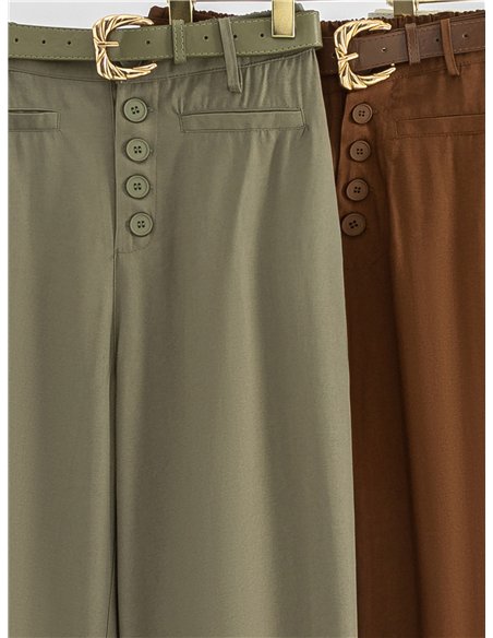 Pantaloni con dettagli a bottoni e cintura