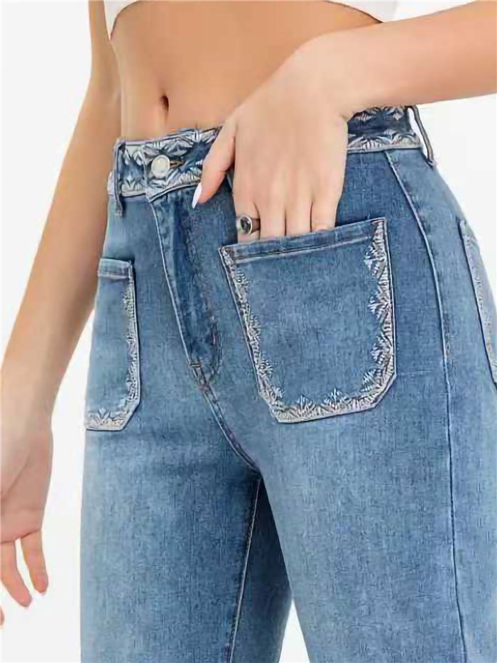 Jeans rectos bordado bolsillos
