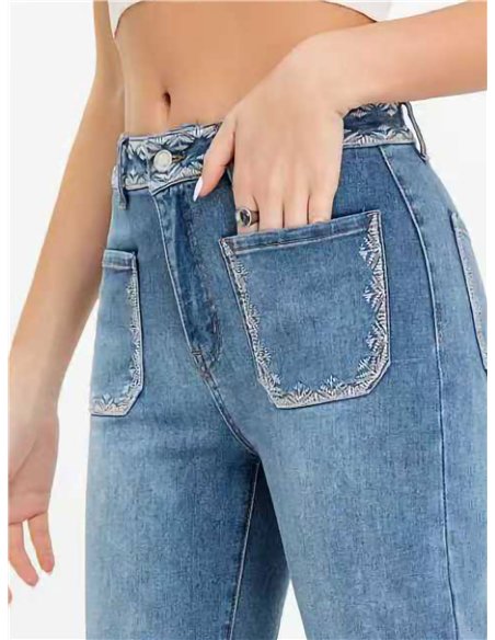 Jeans rectos bordado bolsillos