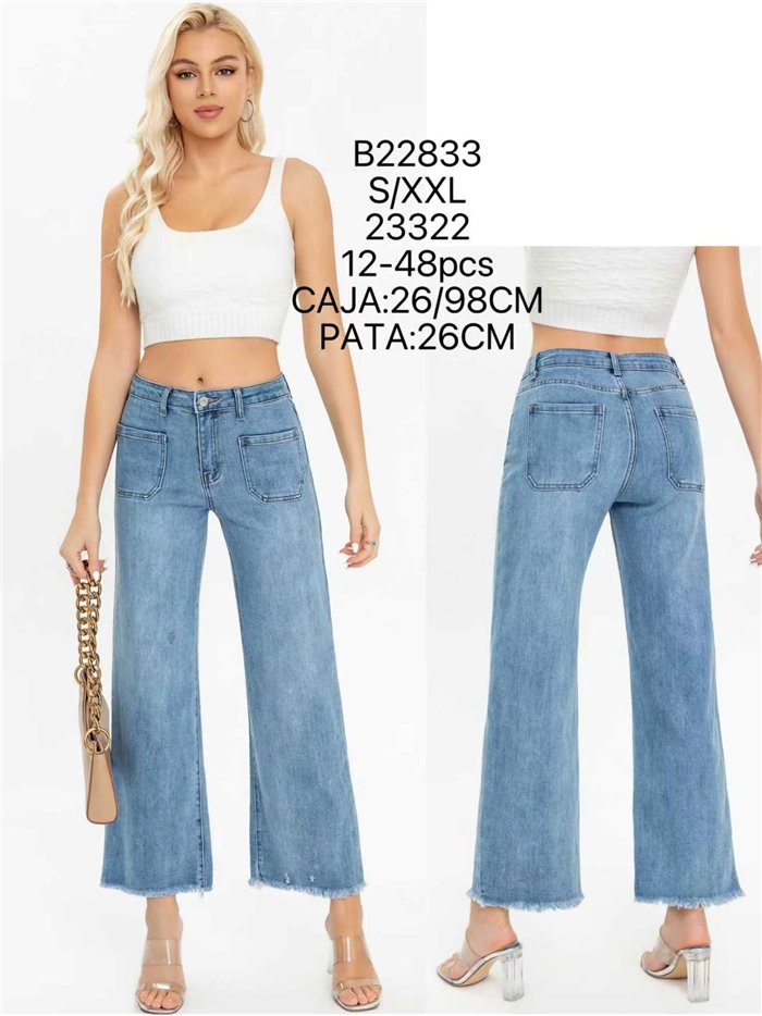 Jeans wide leg bolsillos parche