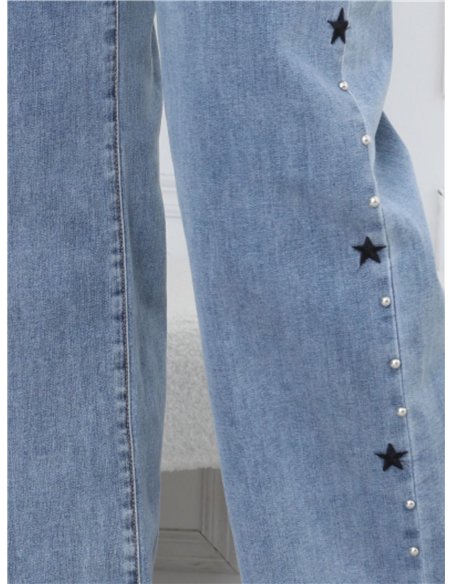 Jeans wide leg estrellas y tachas