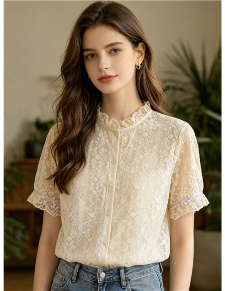 Camicetta in pizzo con scollo a balze