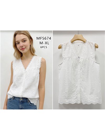 Blusa branca bordada sem mangas 2