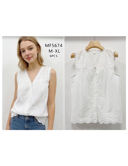 Blusa branca bordada sem mangas