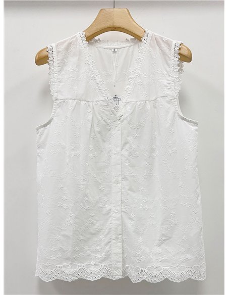 Blusa branca bordada sem mangas