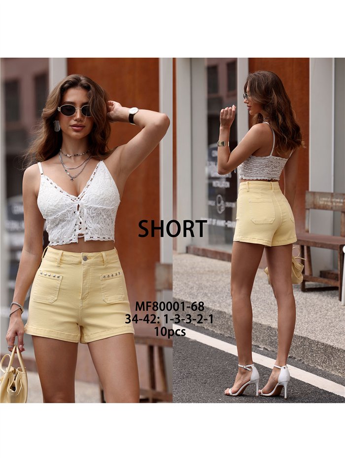 Short en jean jaune à clous en forme d'étoile