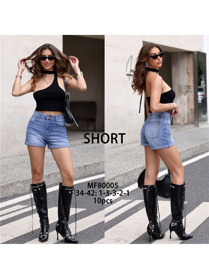 Pantaloncini di jeans con tasca a stella e strass