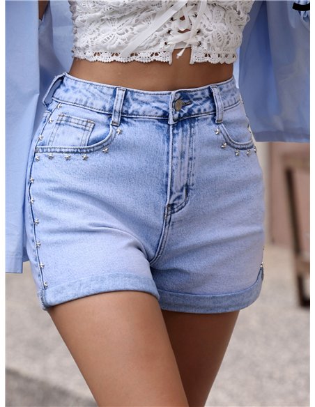 Pantaloncini di jeans con borchie a forma di stella