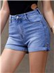 pantaloncini di jeans con risvolto