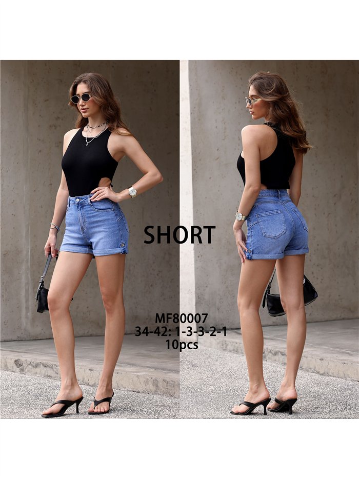 pantaloncini di jeans con risvolto