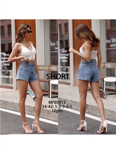 Pantaloncini di jeans con borchie decorative 2