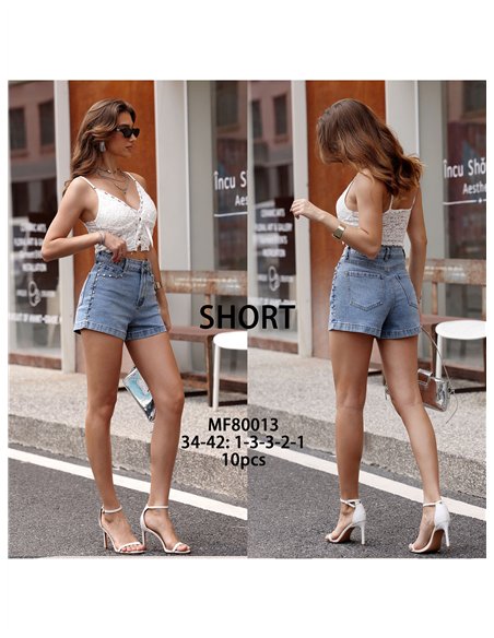 Pantaloncini di jeans con borchie decorative