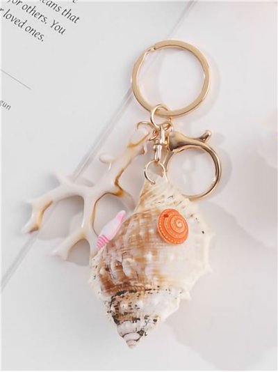 Llavero caracola coralina efecto natural con charms marinos