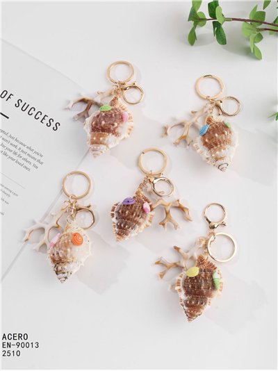 Llavero caracola coralina efecto natural con charms marinos 2