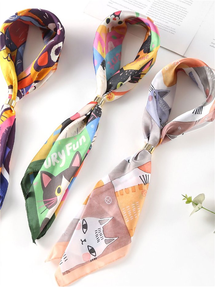 Pañuelo satinado estampado de gatos