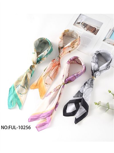 Pañuelo satinado floral ilustrado 2