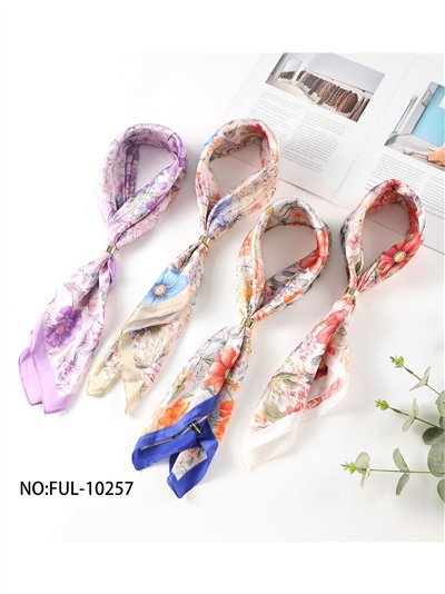 Pañuelo satinado floral romántico 2