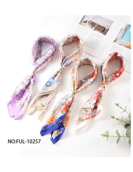 Pañuelo satinado floral romántico