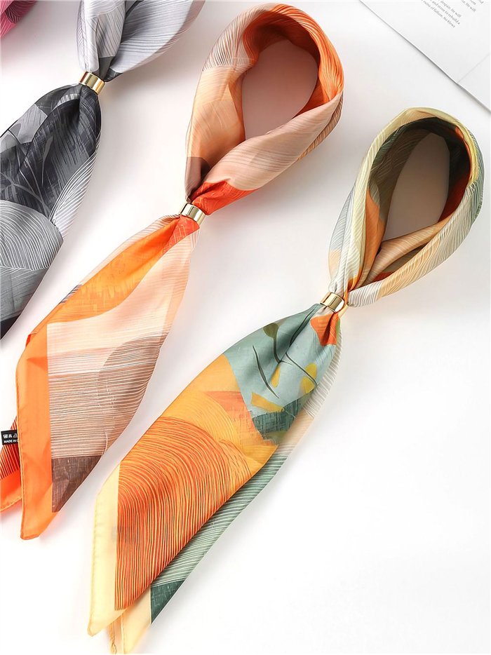 Pañuelo satinado estampado abstracto