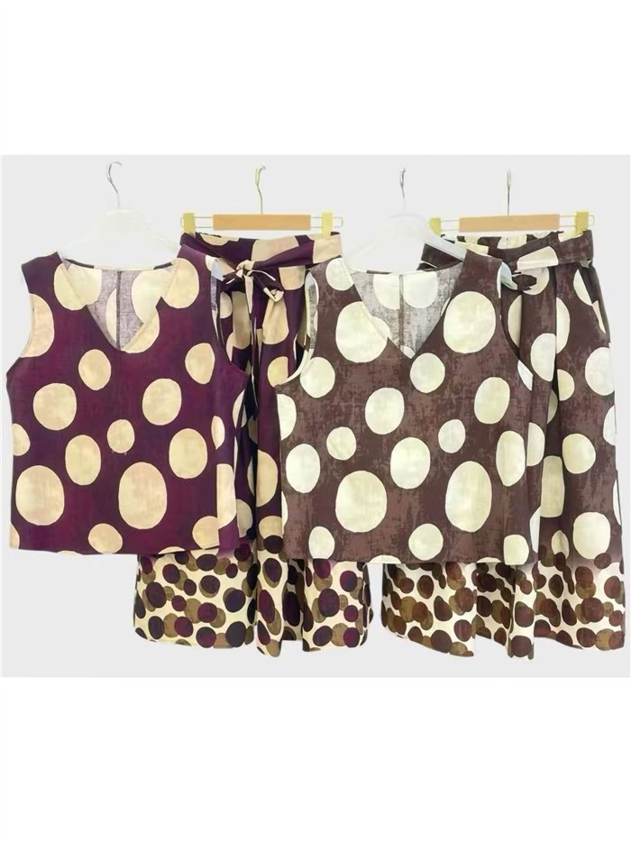 Conjunto top lunares y falda midi con lazada