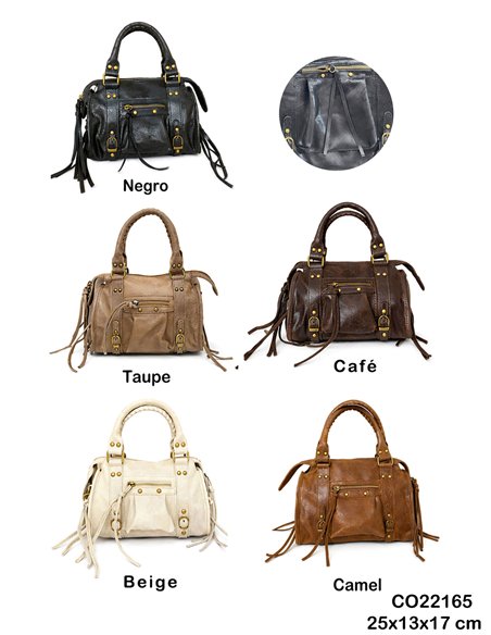 Bolso bowling de piel con flecos y tachuelas