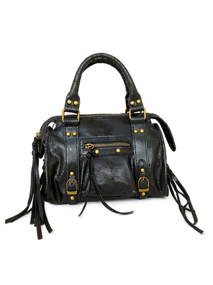 Bolso bowling de piel con flecos y tachuelas