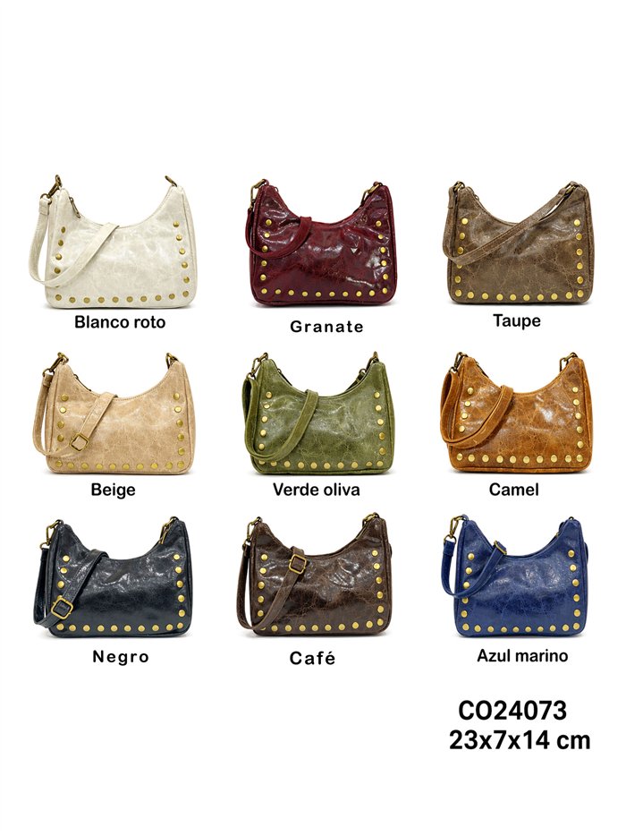 Bolso bandolera de piel efecto arrugado con tachas