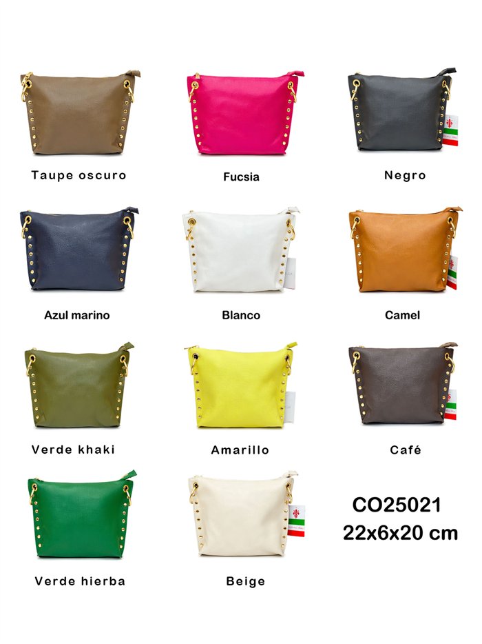 Bolso bandolera de piel con tachas laterales