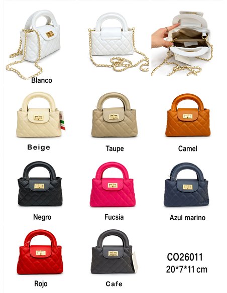 Bolsa de couro acolchoado com corrente.