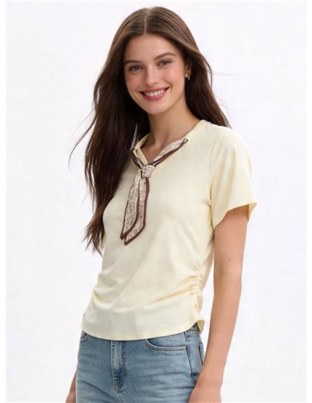 Camiseta detalle pañuelo