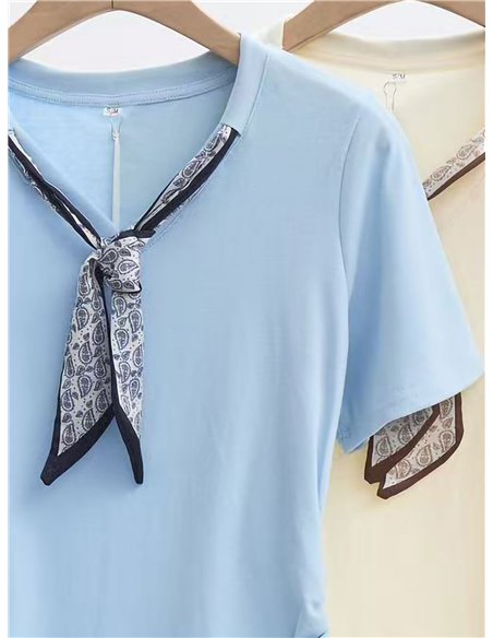 Camiseta detalle pañuelo