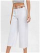 Pantalón vaquero culotte blanco cinturón