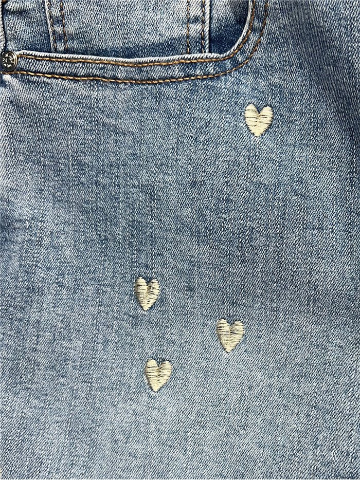 Bermuda vaquera corazones bordados