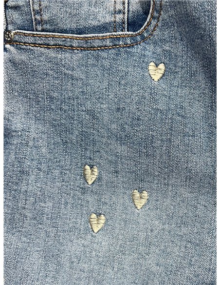 Bermuda vaquera corazones bordados
