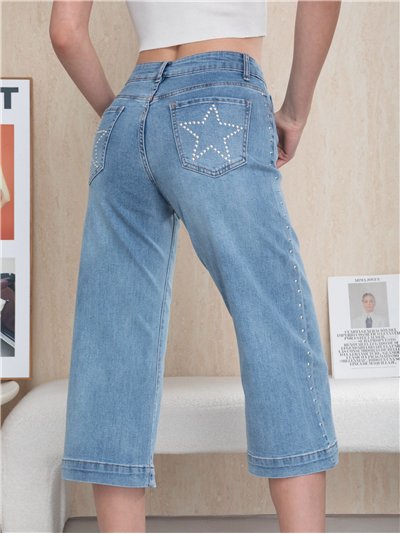 Pantalón vaquero culotte tachuelas y estrella