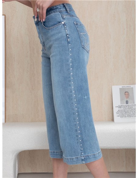 Pantalón vaquero culotte tachuelas y estrella