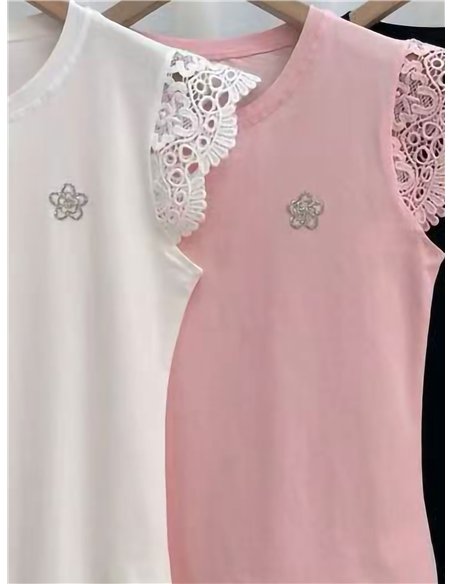Camiseta de renda com flor de strass
