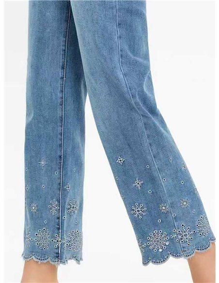 Embroidered hem straight jeans