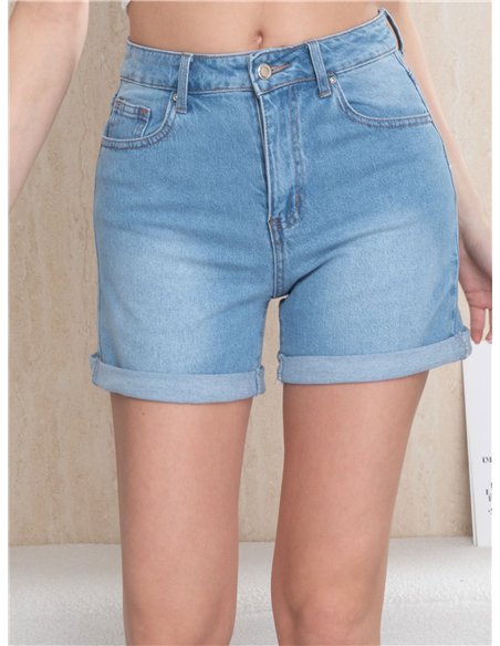 Shorts jeans com estrelas brilhantes