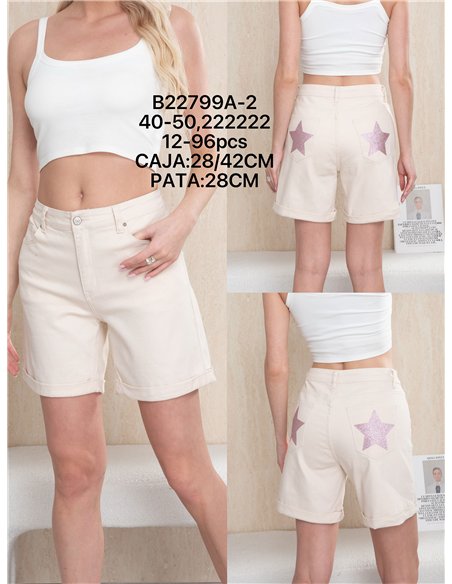 Bermuda plus size com glitter e bolsos.