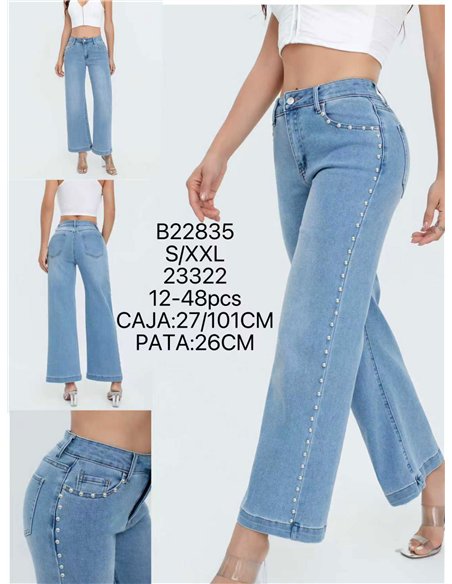 Calça jeans de perna larga com tachas laterais