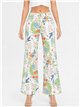calça jeans de perna larga com estampa floral