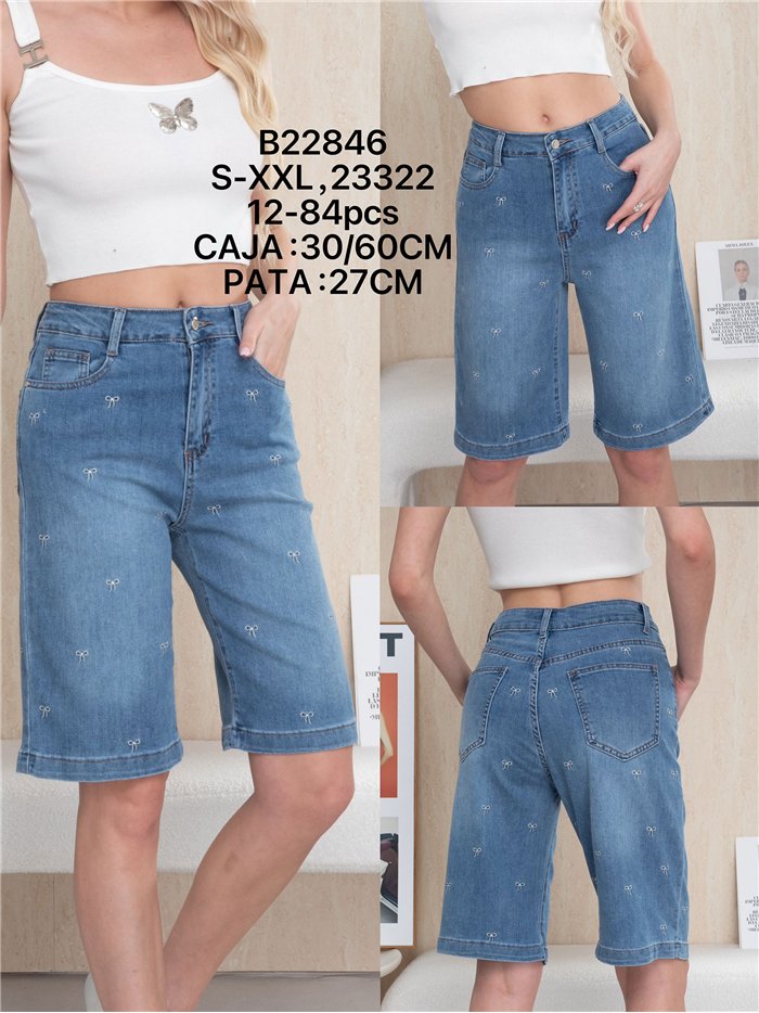 Bermuda jeans com laços bordados