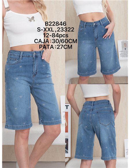 Bermuda jeans com laços bordados