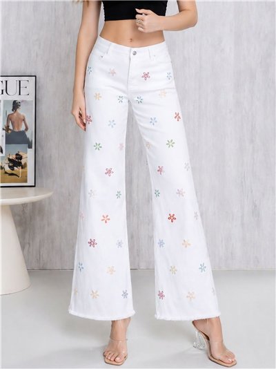 Calça jeans de perna larga com flores bordadas